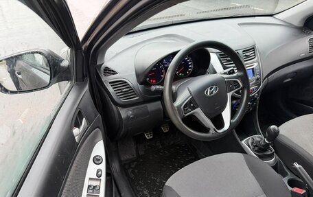 Hyundai Solaris II рестайлинг, 2012 год, 530 000 рублей, 14 фотография