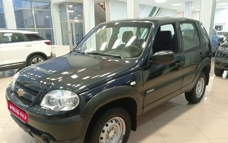 Chevrolet Niva I рестайлинг, 2018 год, 829 000 рублей, 1 фотография