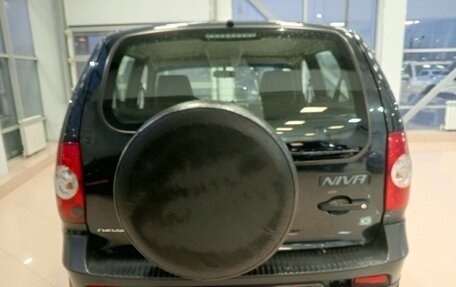 Chevrolet Niva I рестайлинг, 2018 год, 829 000 рублей, 6 фотография