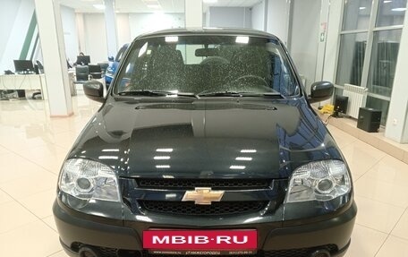 Chevrolet Niva I рестайлинг, 2018 год, 829 000 рублей, 2 фотография