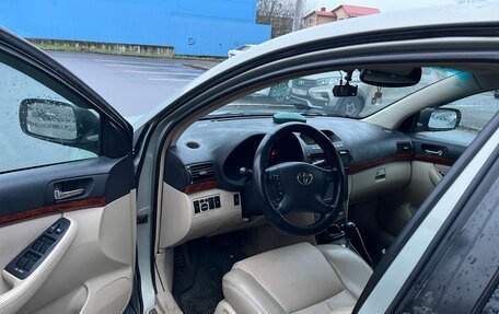 Toyota Avensis III рестайлинг, 2004 год, 700 000 рублей, 5 фотография