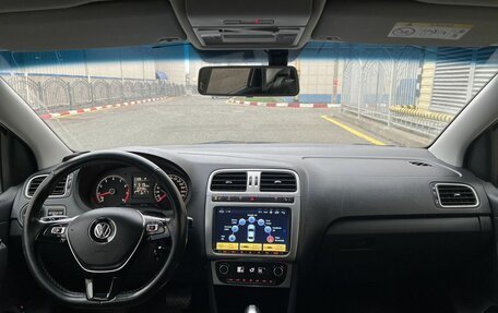 Volkswagen Polo VI (EU Market), 2017 год, 950 000 рублей, 19 фотография