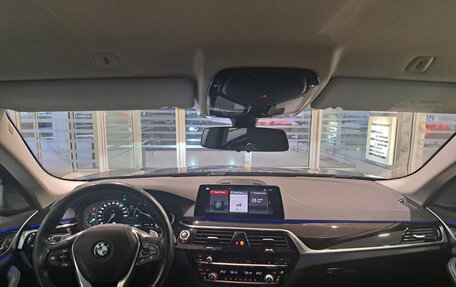 BMW 5 серия, 2018 год, 2 990 000 рублей, 14 фотография