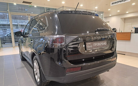 Mitsubishi Outlander III рестайлинг 3, 2013 год, 1 200 000 рублей, 8 фотография