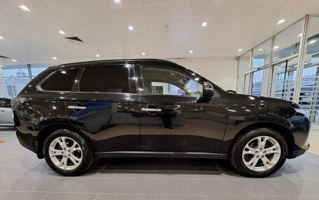 Mitsubishi Outlander III рестайлинг 3, 2013 год, 1 200 000 рублей, 5 фотография