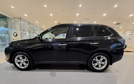 Mitsubishi Outlander III рестайлинг 3, 2013 год, 1 200 000 рублей, 10 фотография