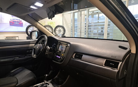 Mitsubishi Outlander III рестайлинг 3, 2013 год, 1 200 000 рублей, 13 фотография