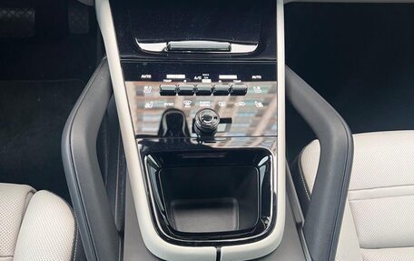 Porsche Cayenne III, 2023 год, 15 200 000 рублей, 14 фотография