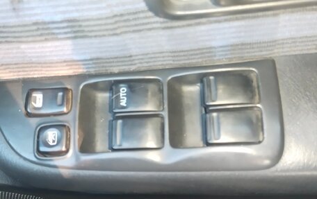 Nissan Cube II, 2000 год, 195 000 рублей, 3 фотография