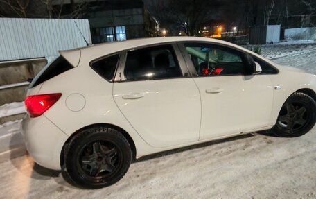 Opel Astra J, 2011 год, 890 000 рублей, 2 фотография