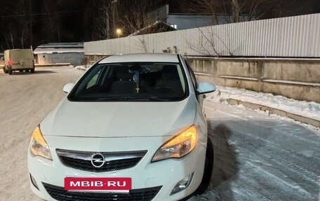 Opel Astra J, 2011 год, 890 000 рублей, 4 фотография