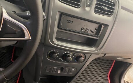 Renault Logan II, 2020 год, 750 000 рублей, 26 фотография