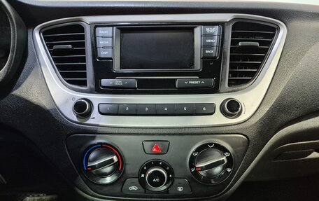 Hyundai Solaris II рестайлинг, 2017 год, 995 000 рублей, 17 фотография