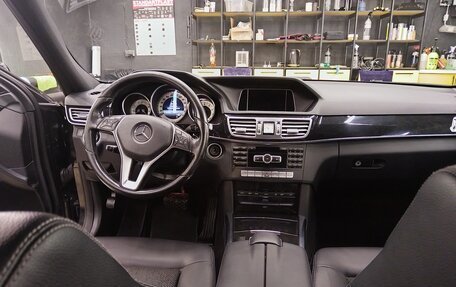 Mercedes-Benz E-Класс, 2013 год, 1 750 000 рублей, 19 фотография