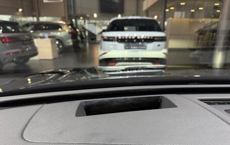 Volkswagen Tiguan, 2025 год, 5 299 000 рублей, 18 фотография