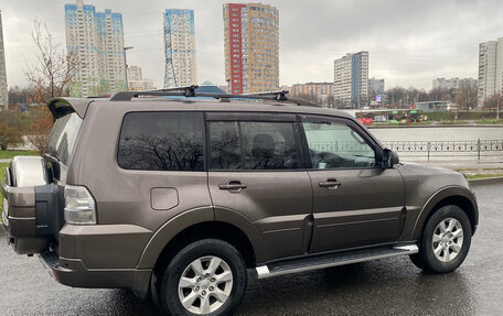 Mitsubishi Pajero IV, 2011 год, 1 790 000 рублей, 2 фотография