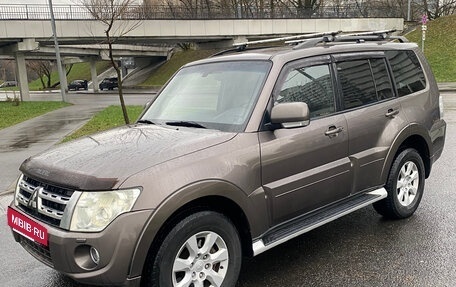Mitsubishi Pajero IV, 2011 год, 1 790 000 рублей, 4 фотография