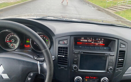 Mitsubishi Pajero IV, 2011 год, 1 790 000 рублей, 10 фотография