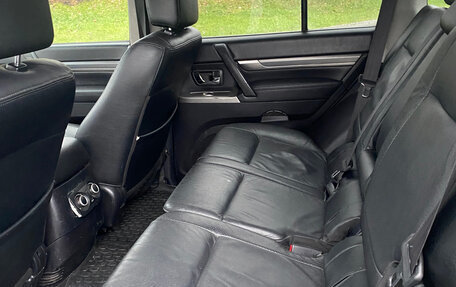 Mitsubishi Pajero IV, 2011 год, 1 790 000 рублей, 12 фотография