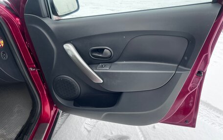 Renault Logan II, 2019 год, 810 000 рублей, 20 фотография