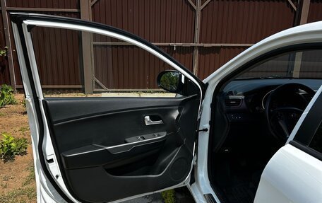 KIA Rio III рестайлинг, 2016 год, 1 000 000 рублей, 12 фотография