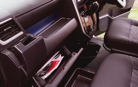 Toyota Roomy I, 2017 год, 1 000 000 рублей, 7 фотография