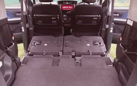 Toyota Roomy I, 2017 год, 1 000 000 рублей, 5 фотография