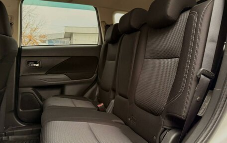 Mitsubishi Outlander III рестайлинг 3, 2019 год, 2 179 000 рублей, 9 фотография