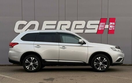 Mitsubishi Outlander III рестайлинг 3, 2019 год, 2 179 000 рублей, 5 фотография