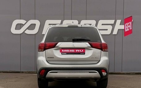 Mitsubishi Outlander III рестайлинг 3, 2019 год, 2 179 000 рублей, 4 фотография