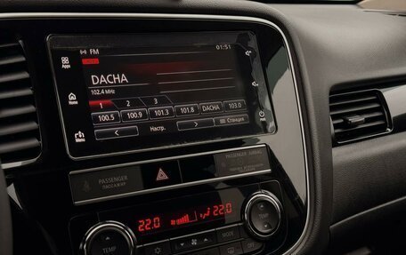 Mitsubishi Outlander III рестайлинг 3, 2019 год, 2 179 000 рублей, 20 фотография