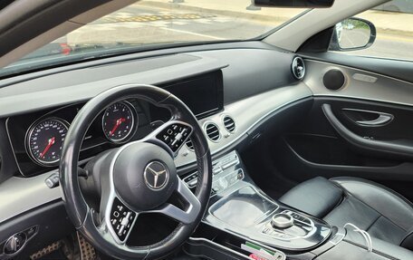 Mercedes-Benz E-Класс, 2019 год, 2 350 000 рублей, 8 фотография