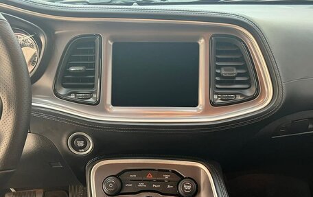 Dodge Challenger III рестайлинг 2, 2023 год, 10 500 000 рублей, 16 фотография