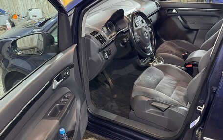 Volkswagen Touran III, 2010 год, 1 300 000 рублей, 6 фотография