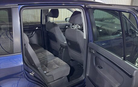 Volkswagen Touran III, 2010 год, 1 300 000 рублей, 11 фотография