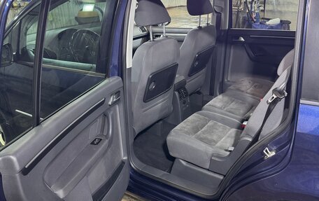 Volkswagen Touran III, 2010 год, 1 300 000 рублей, 9 фотография