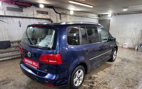 Volkswagen Touran III, 2010 год, 1 300 000 рублей, 3 фотография