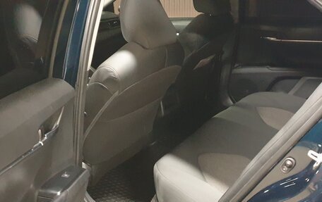 Toyota Camry, 2020 год, 2 300 000 рублей, 7 фотография