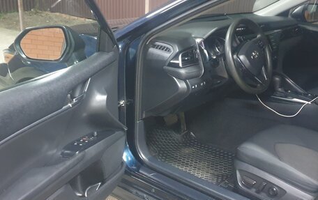Toyota Camry, 2020 год, 2 300 000 рублей, 5 фотография