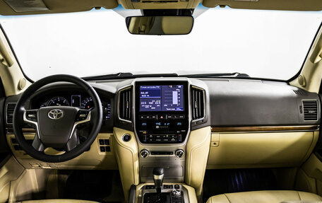 Toyota Land Cruiser 200, 2016 год, 4 000 000 рублей, 11 фотография