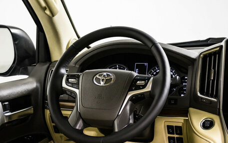 Toyota Land Cruiser 200, 2016 год, 4 000 000 рублей, 17 фотография