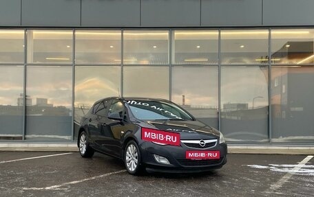 Opel Astra J, 2011 год, 549 000 рублей, 2 фотография
