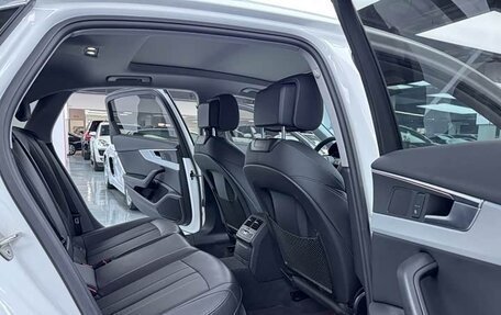 Audi A4, 2024 год, 4 100 000 рублей, 15 фотография