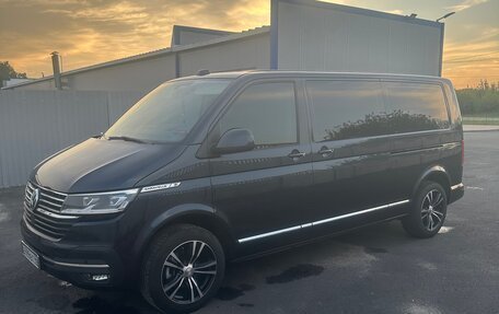 Volkswagen Caravelle T6 рестайлинг, 2021 год, 6 500 000 рублей, 3 фотография
