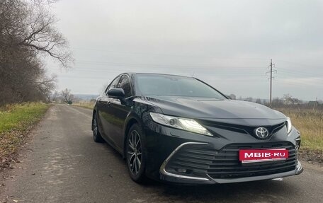 Toyota Camry, 2021 год, 3 299 999 рублей, 2 фотография