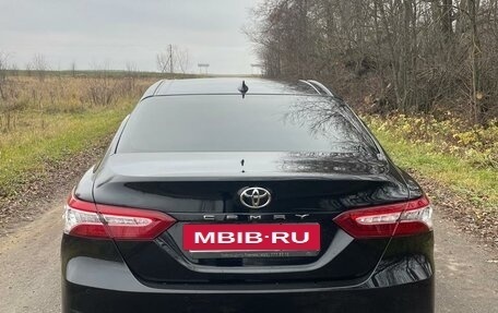 Toyota Camry, 2021 год, 3 299 999 рублей, 8 фотография