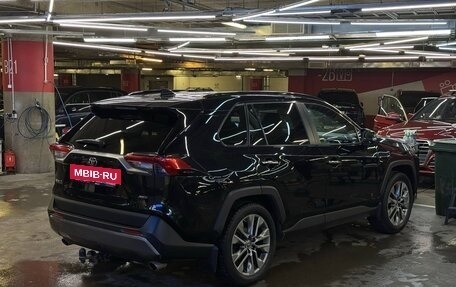 Toyota RAV4, 2021 год, 3 300 000 рублей, 6 фотография