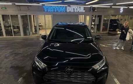 Toyota RAV4, 2021 год, 3 300 000 рублей, 3 фотография