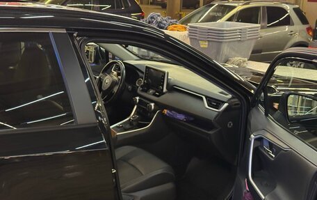 Toyota RAV4, 2021 год, 3 300 000 рублей, 10 фотография