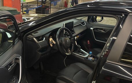 Toyota RAV4, 2021 год, 3 300 000 рублей, 7 фотография